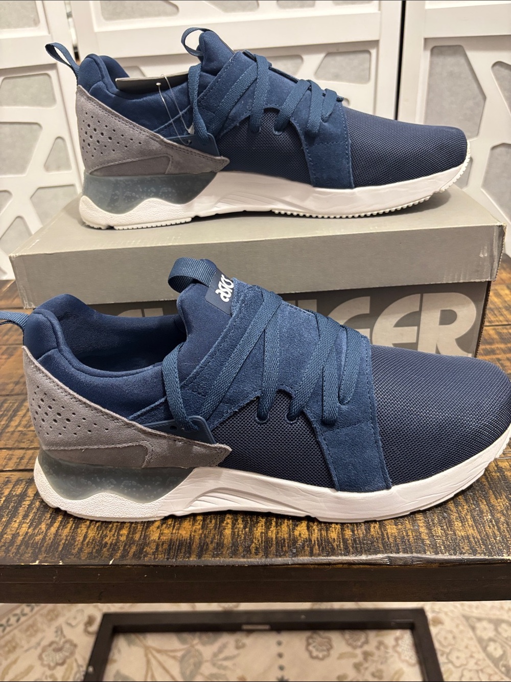 ASICS Men's Gel-Lyte V Sanze Dark Blue/Stone Grey Athletic Sneakers Size 9